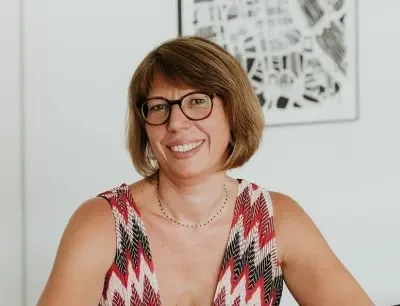 Julie, Courtière - adhérente